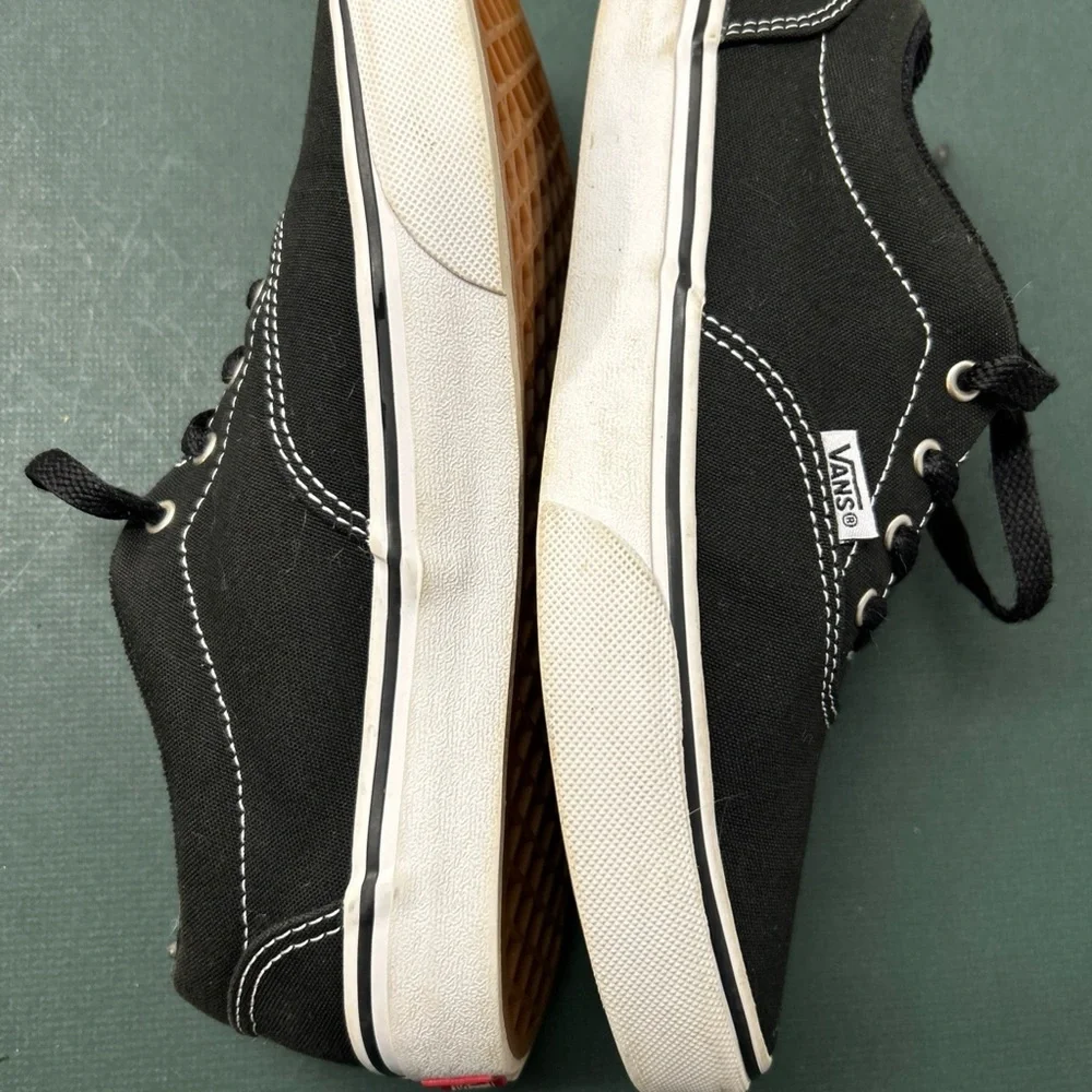 Vans 721356‎ Youth Size 5 Lace Up Skate Shoes Low Top Black White